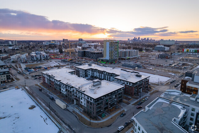 Aerial Photo - Esquire - Apartment Rentals