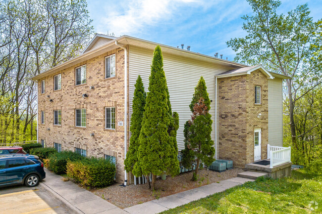 Building Photo - Forest Ridge