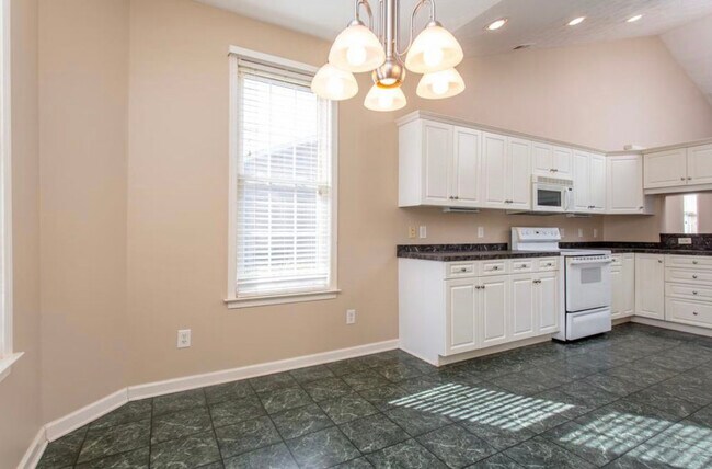 Building Photo - 3591 Forest Oaks Ln