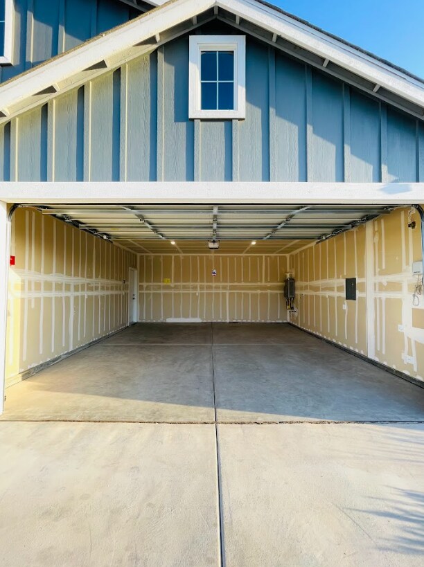 Building Photo - 2365 Pepperdine Dr