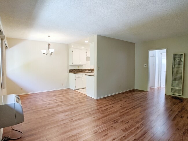 Building Photo - Oakland Manor