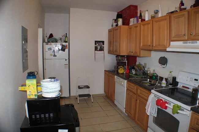 Building Photo - 37 Bostonia Ave