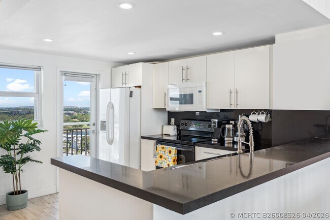 Foto del edificio - 750 N Ocean Blvd