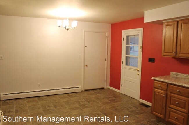 Foto del edificio - 3 br, 1 bath House - 825 A Edgewood Rd.