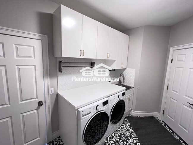 Building Photo - 10171 Bridgewater Ct