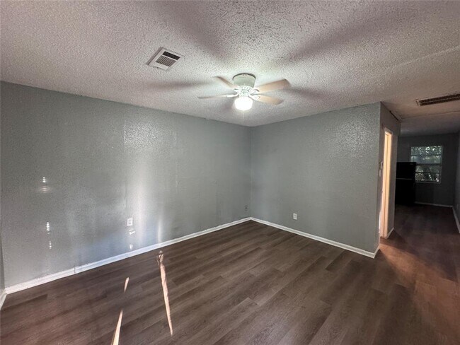 Building Photo - 7944 Lockwood Dr