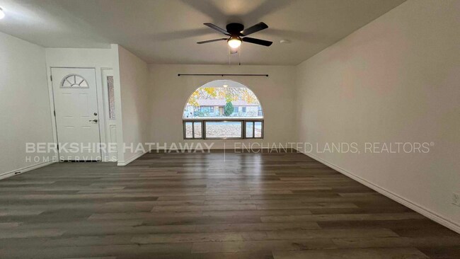 Foto del edificio - Updated 3 Bedroom/2 Bath Water Paid!!!