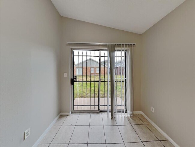 Building Photo - 3230 Boynton Dr