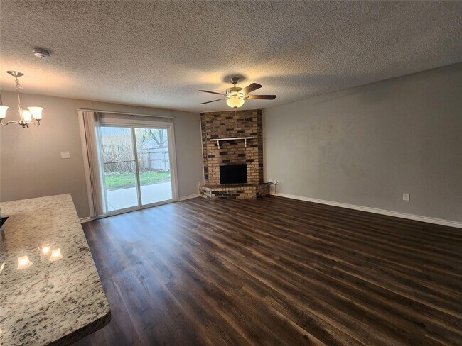 Foto del edificio - 3 BR/2BA | Renovated Single Family Home | 2-Car Garage | Fenced backyard