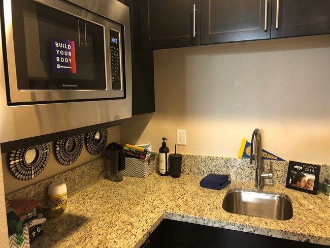 kitchenette - 12818 N Seaglass Cir