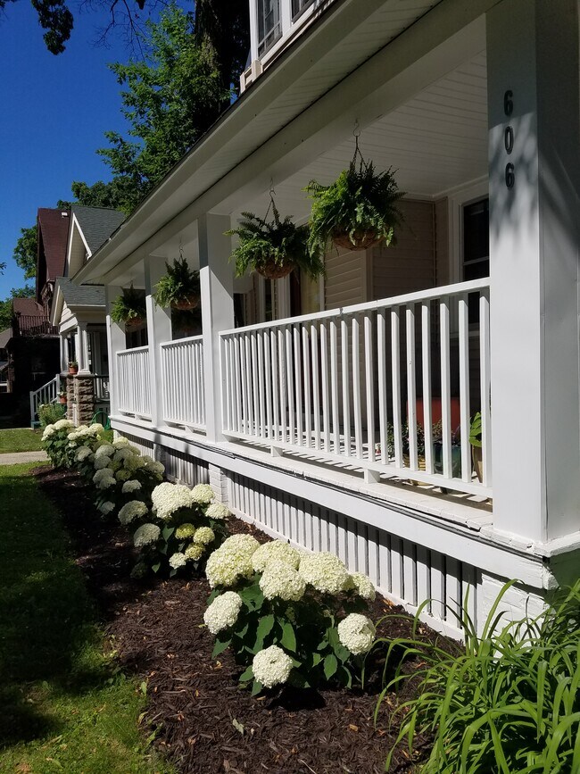 Foto del edificio - 606A N 51st St