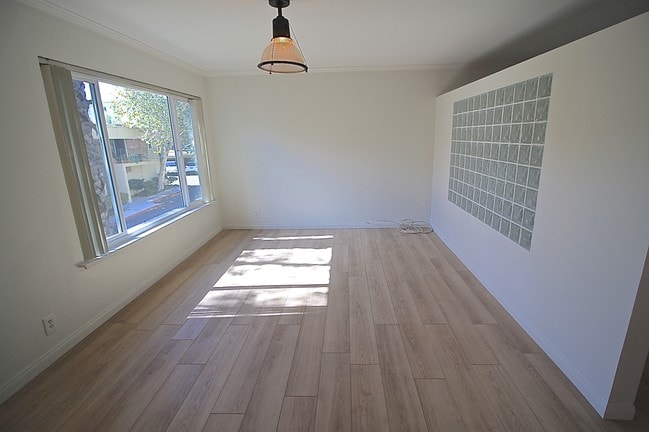 Building Photo - 11138 Aqua Vista St