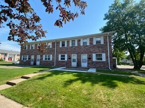 Building Photo - 217-223 Albert St