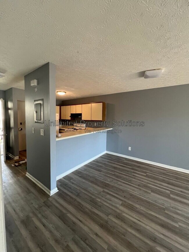 Building Photo - 213 Sunn Aire Ct