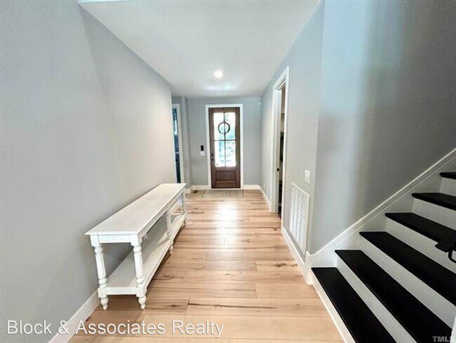 Foto del edificio - 5 br, 3 bath House - 3316 Milton Road
