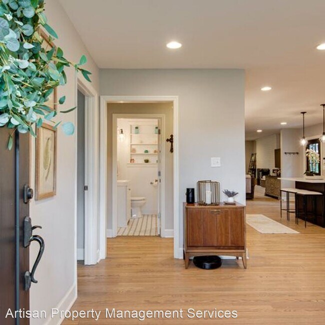 Foto del edificio - 3 br, 3 bath House - 6728 Fleetwood Drive