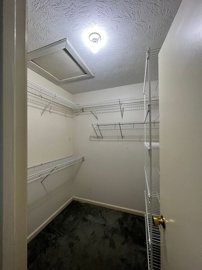 Foto del edificio - Lee Road 483