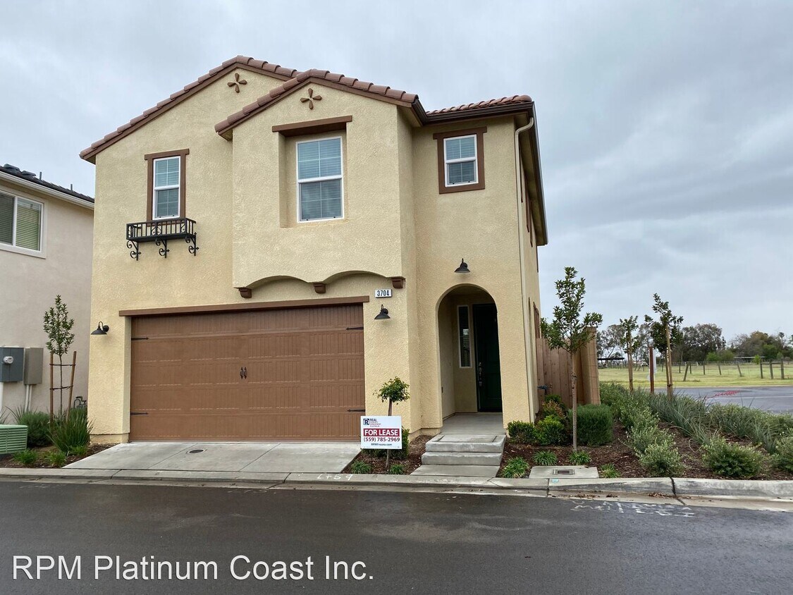 3 br, 2.5 bath House 3704 Savant Ln. House for Rent in Clovis, CA