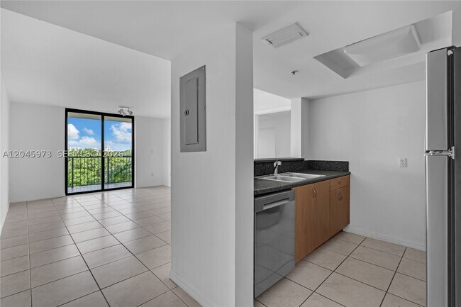 Foto del edificio - 1690 SW 27th Ave