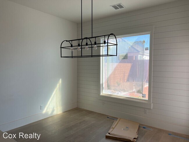 Foto del edificio - 5 br, 4 bath House - 444 E 4235 S