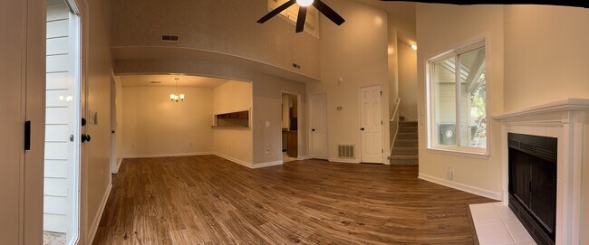 Building Photo - 21 Maplecrest Dr