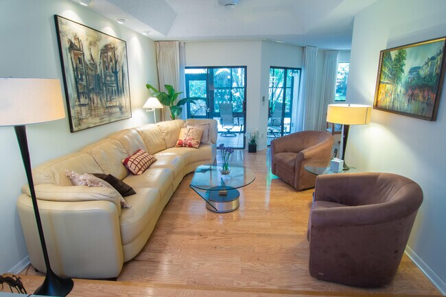Building Photo - 204 Sea Oats Dr