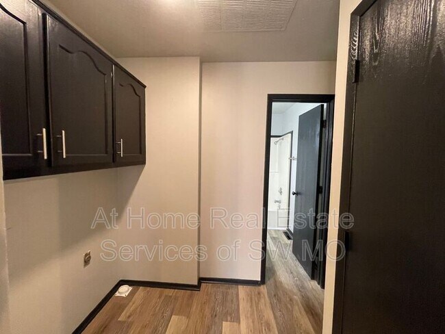 Foto del edificio - 1224 W Calhoun St
