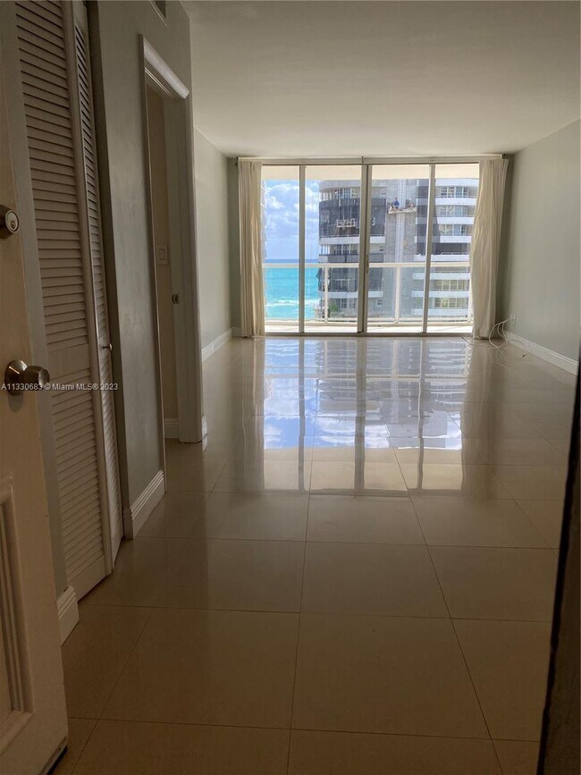 Building Photo - 5600 Collins Ave