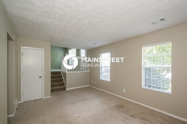 Foto del edificio - 3 Bedroom Pet-Friendly Home in Stone Mountain, GA with Main Street Renewal