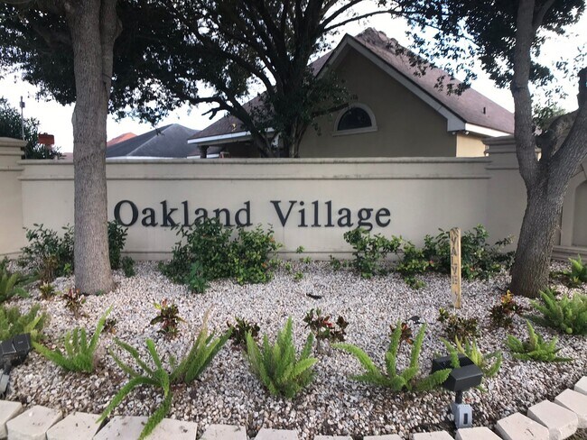 Foto del edificio - 3Bed/2.5Bath Edinburg TX Home For Rent ( Oakland Village )