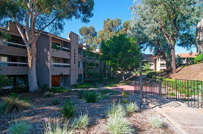 Building Photo - 10425 Caminito Cuervo