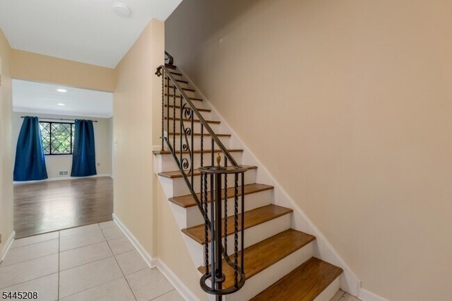 Foto del edificio - 182 Wildflower Ln