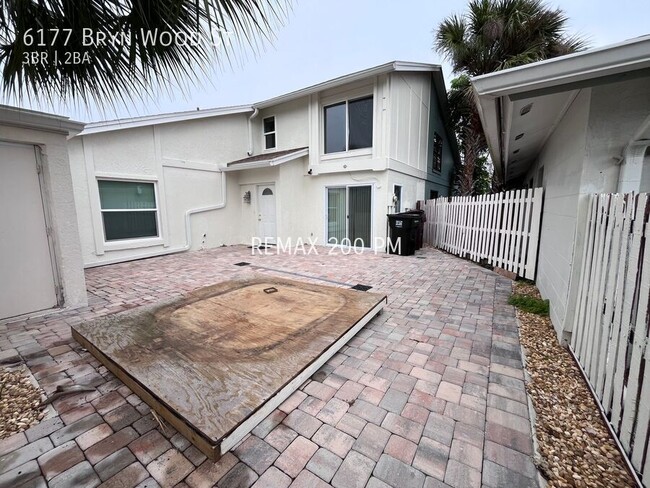 Foto del edificio - Well-Maintained home in Ventura CC