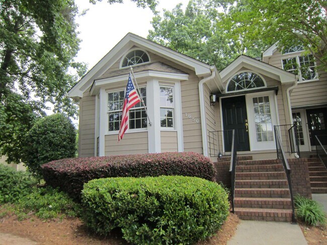 Building Photo - 1650 Vintage Clb Dr