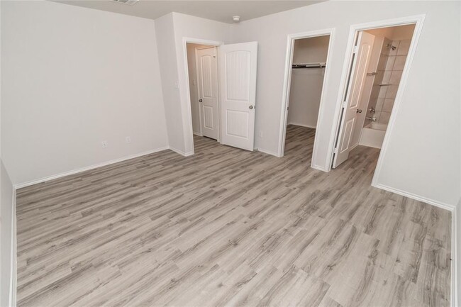 Building Photo - 3717 Alexus Dr