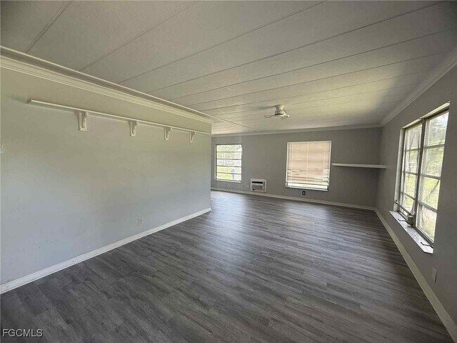 Building Photo - 8281 Sevigny Dr