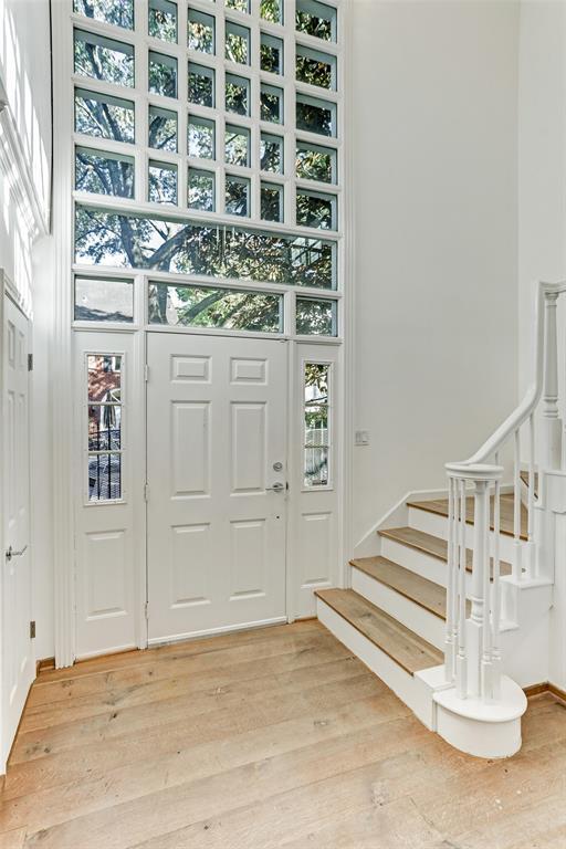 Building Photo - 2129 Bering Dr