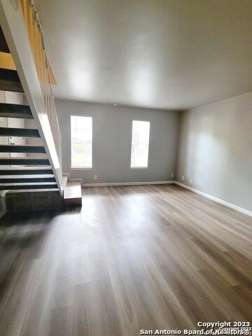 Foto del edificio - 2811 Woodbury Dr