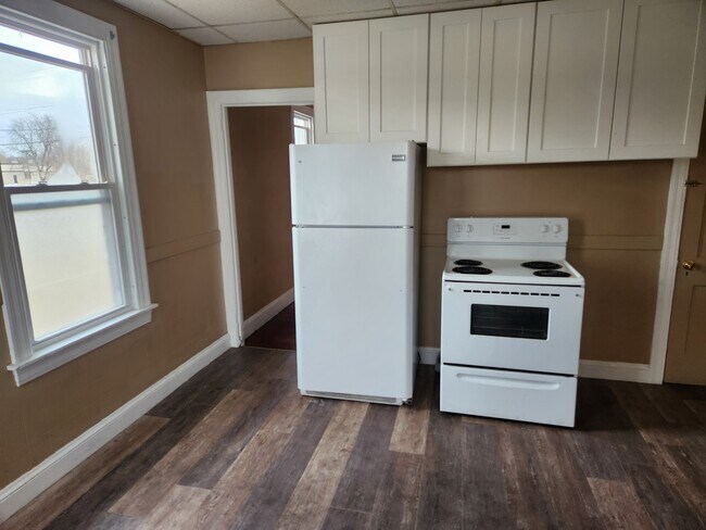 Building Photo - 738 Silver Ln