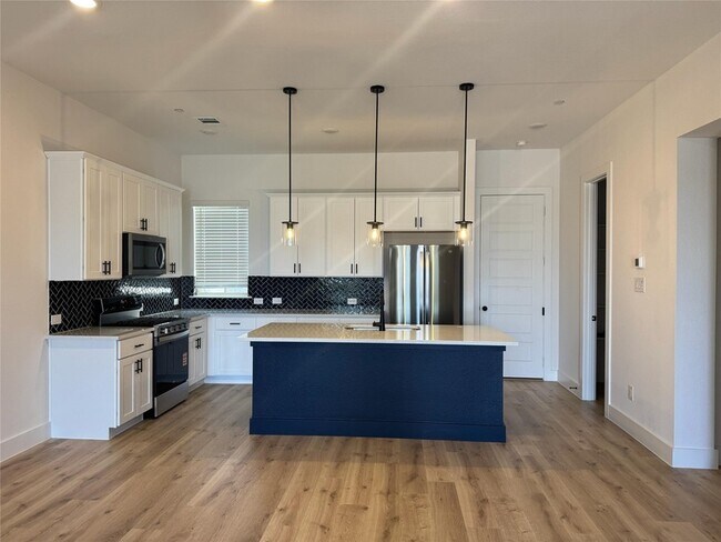 Building Photo - 4401 Cave Spgs St