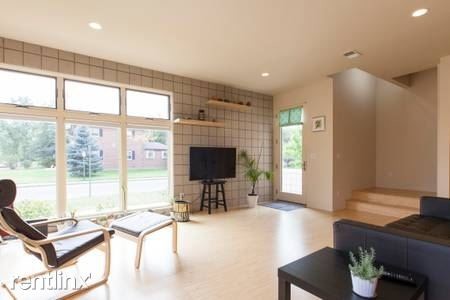 Building Photo - 3 br, 2.5 bath Townhome - 2101 Quitman St