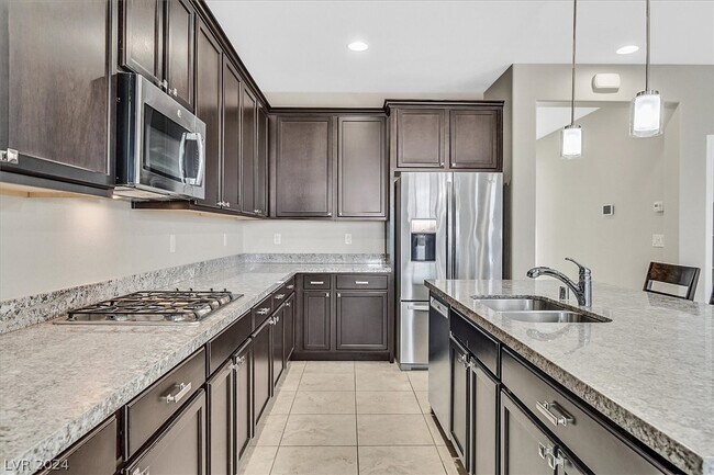 Building Photo - 5890 Skyfall Ct