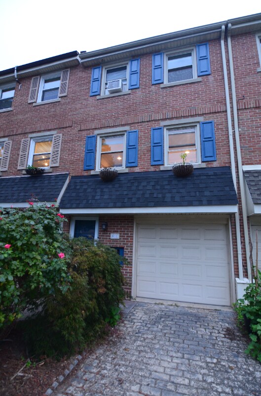 Primary Photo - 811 N 29th St