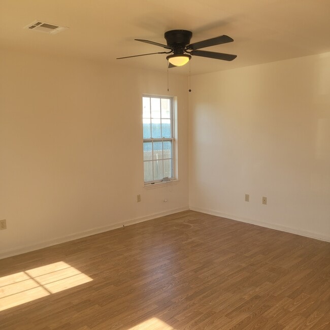 Building Photo - 3319 N Dorgenois St