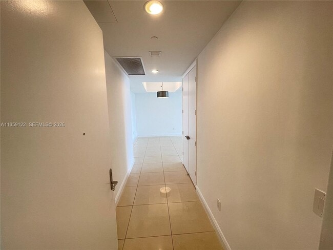 Foto del edificio - 15901 Collins Ave