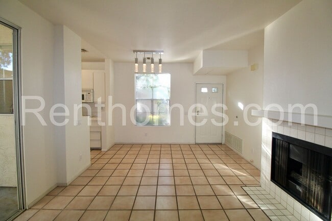 Building Photo - 10921 Sabre Hill Dr