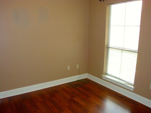 Building Photo - 252 Rushmore Dr
