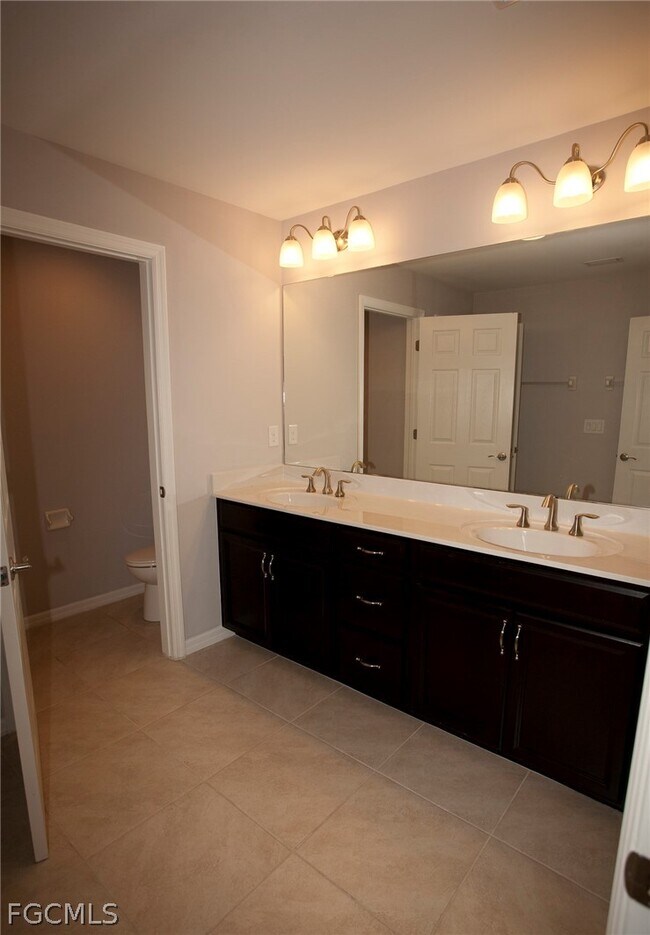 Foto del edificio - 3883 Tilbor Circle