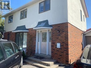 Building Photo - 19 Dunsfold Dr
