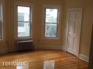 Foto del edificio - 371 Blue Hill Ave